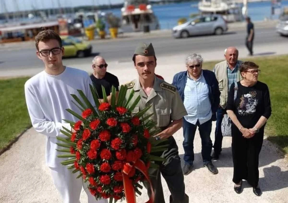 Maloljetnik u Hrvatskoj prijavljen zbog nošenja odore JNA i petokrake