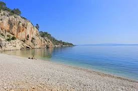 Na nudističkoj plaži kod Makarske sjevale i sjekire: "Ajde dalje od mene jer si gol"