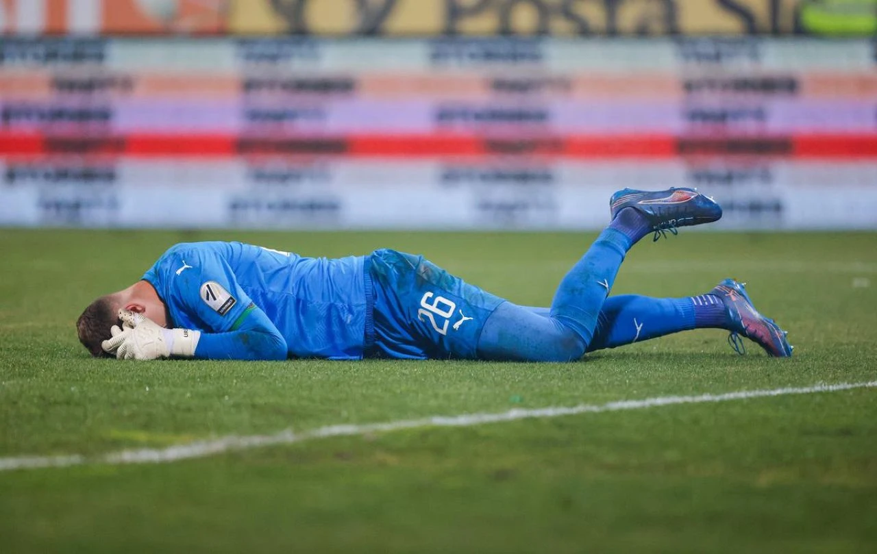 Navijači Maribora prekinuli veliki derbi Slovenije