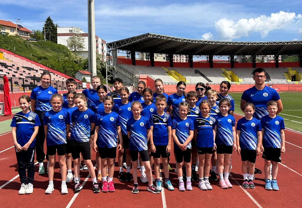 Mladi atletičari iz Mostara osvojili niz medalja na mitingu u Tuzli