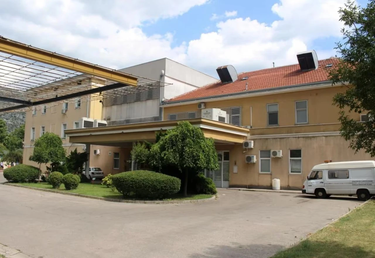 Teška nesreća u Stocu: 75-godišnji vozač mopeda teško ozlijeđen
