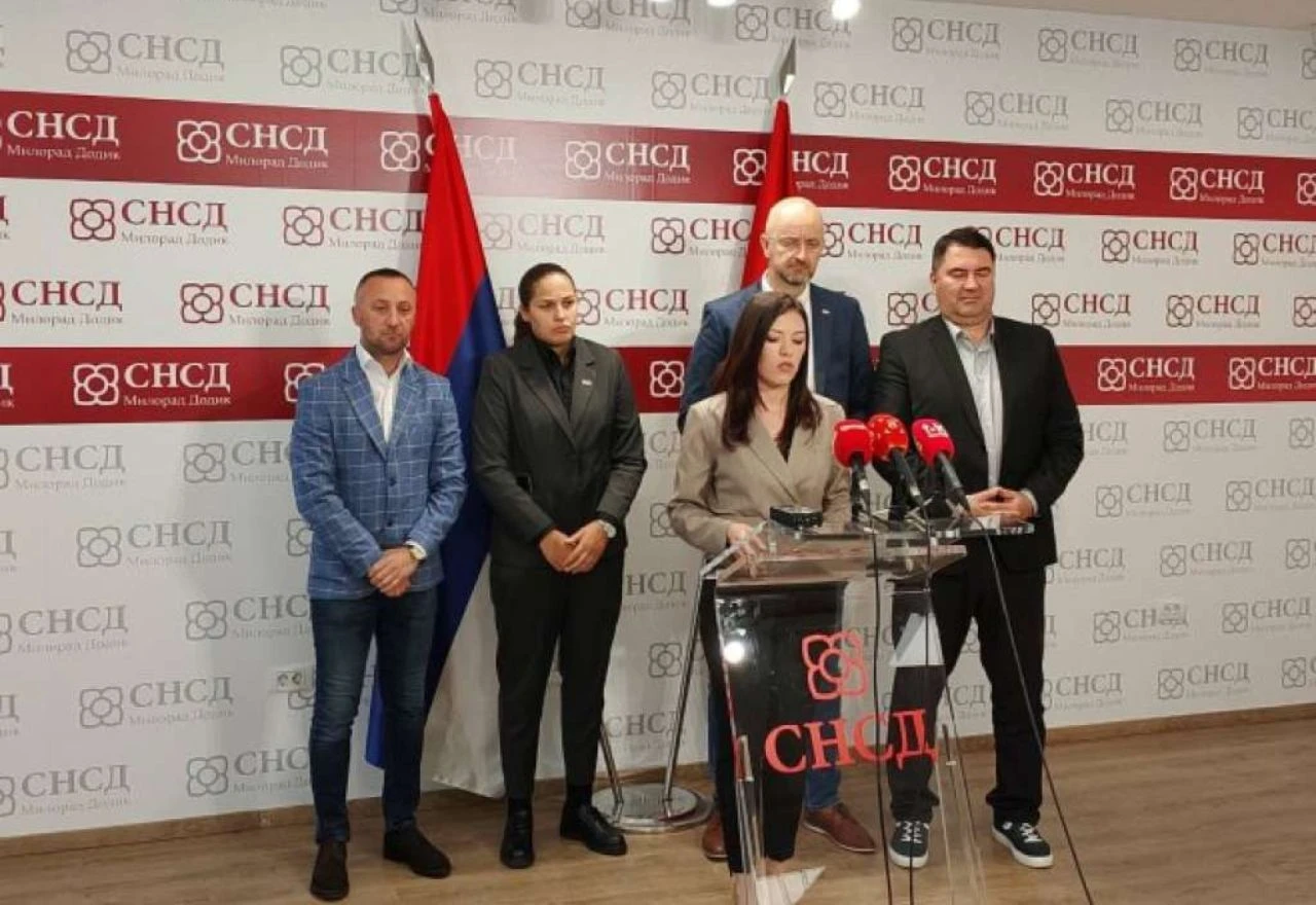 SNSD traži ukidanje Schmidtovih odluka