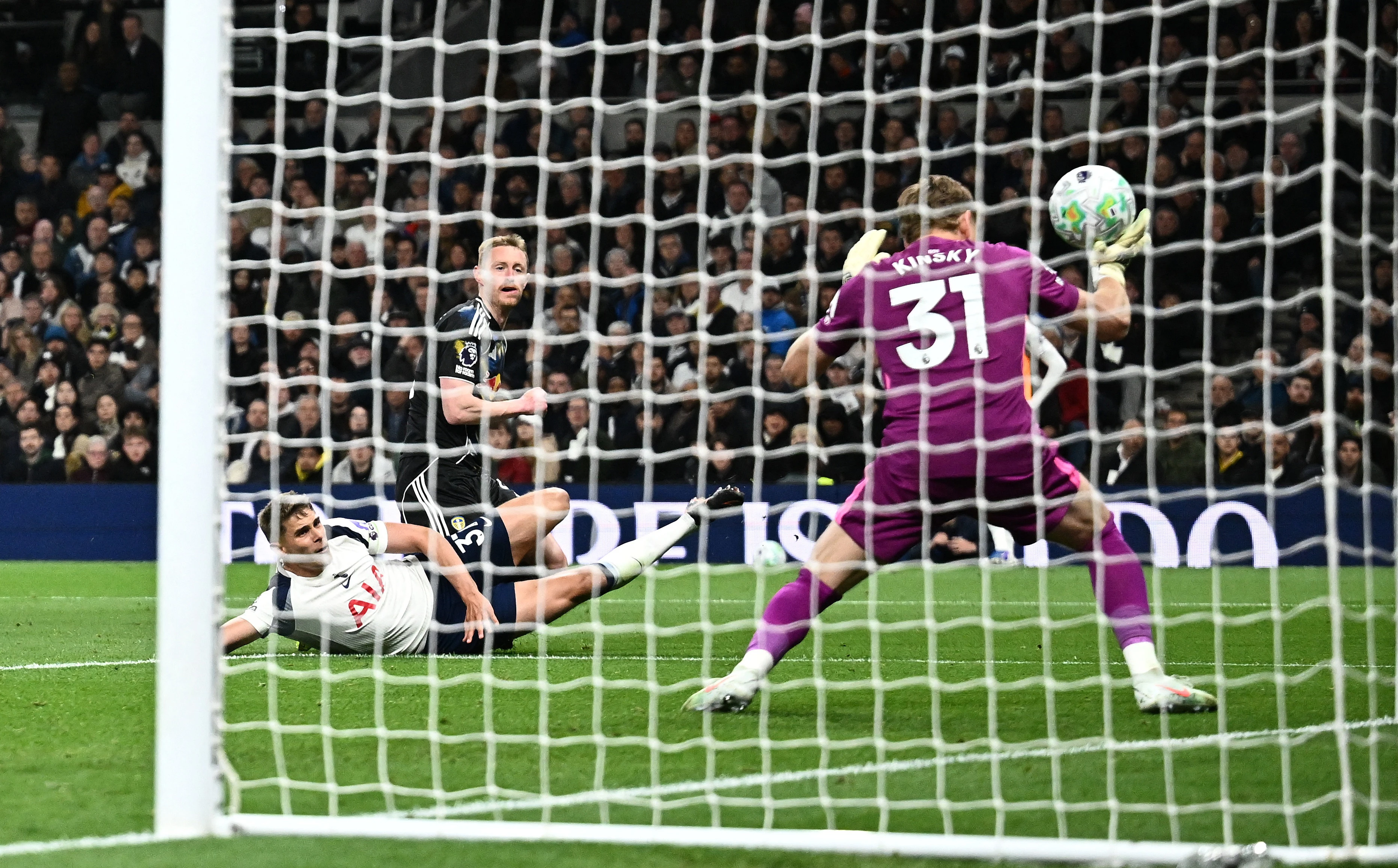 Nastavlja se agonija Tottenhama nakon remija protiv Leedsa