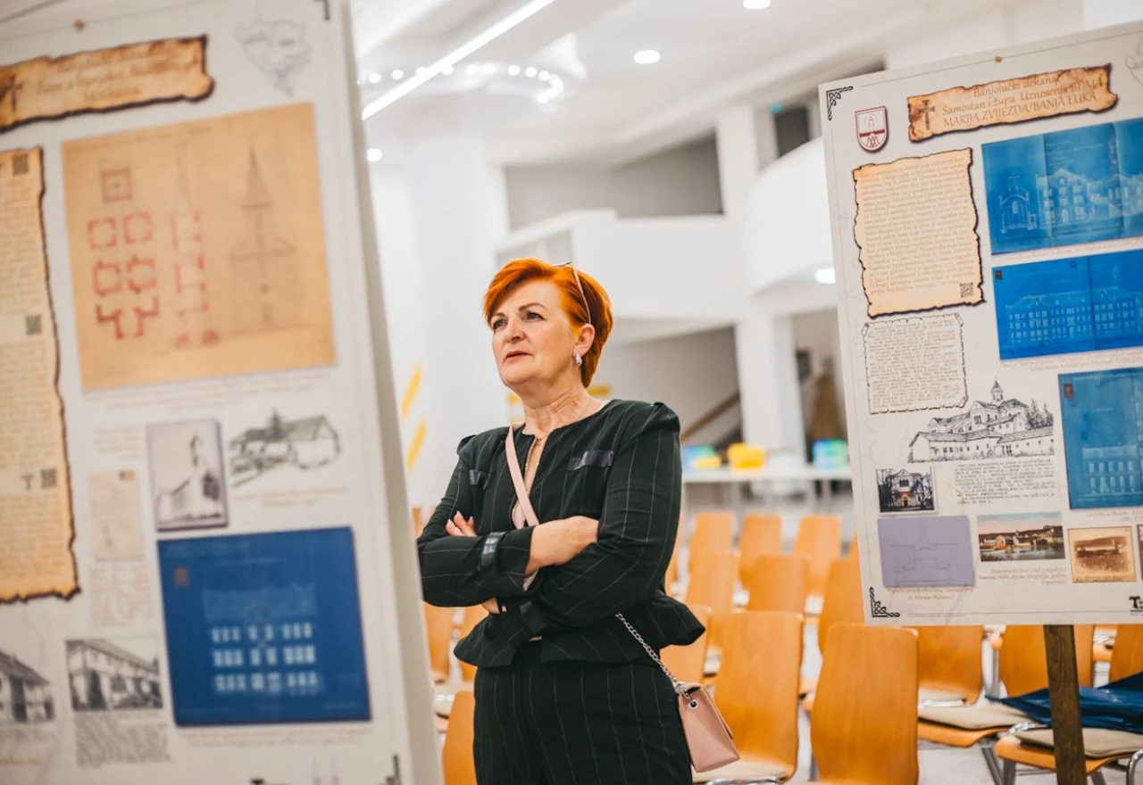 Izložba ''Tragovima našega postojanja" u Mostaru