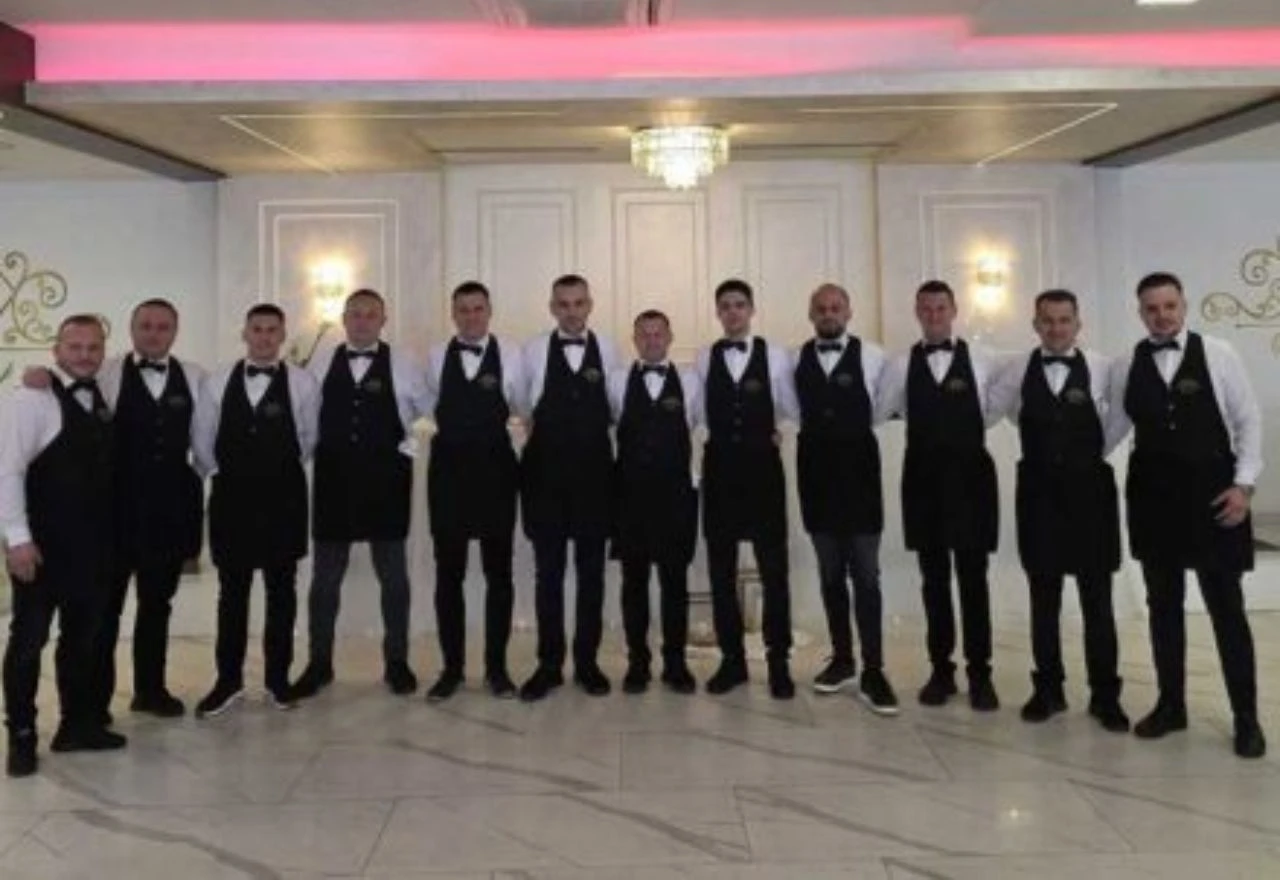 Konobari iz Kotor Varoša odvajali bakšiš kako bi pomogli maturantima