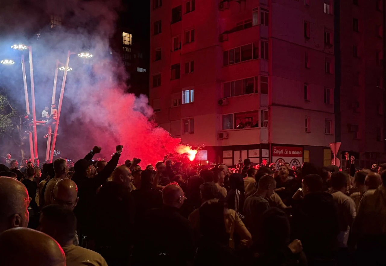 FOTO / VIDEO | Navijači se okupljaju, sprema se doček Plemića