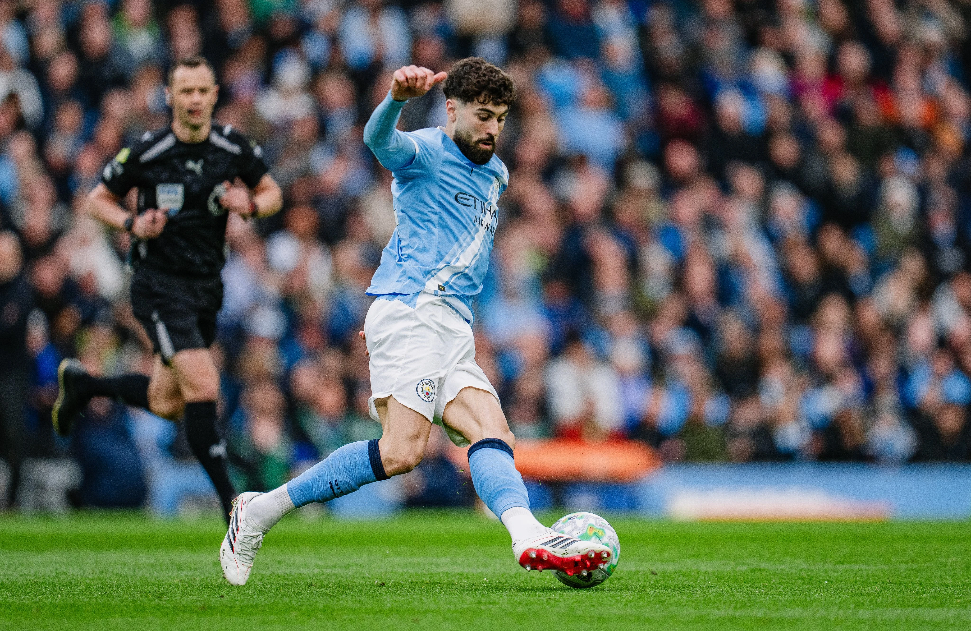Manchester City uvjerljivo slavio i smanjio zaostatak za Arsenalom