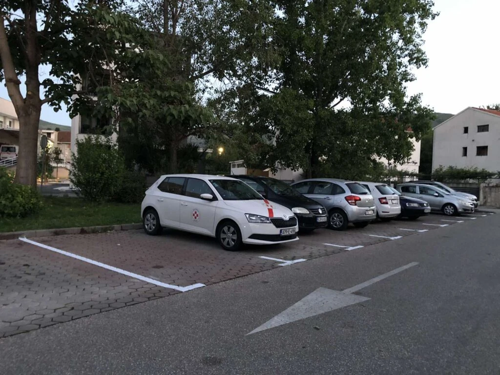 Nova pravila kod Doma zdravlja Mostar: Označavaju se mjesta i postavljaju aparati