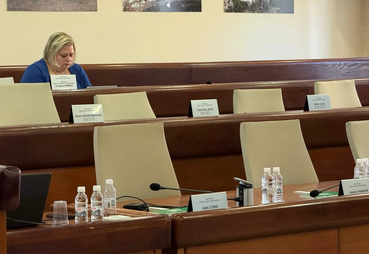 Još jedan mostarski cirkus: Gradske institucije ne žele predstavljati izvješća o svom radu!