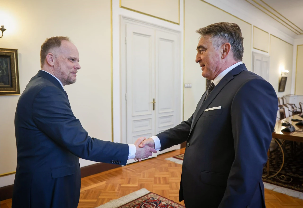 Komšić razgovarao s Hamiltonom o uvjetima rada pripadnika oružanih snaga