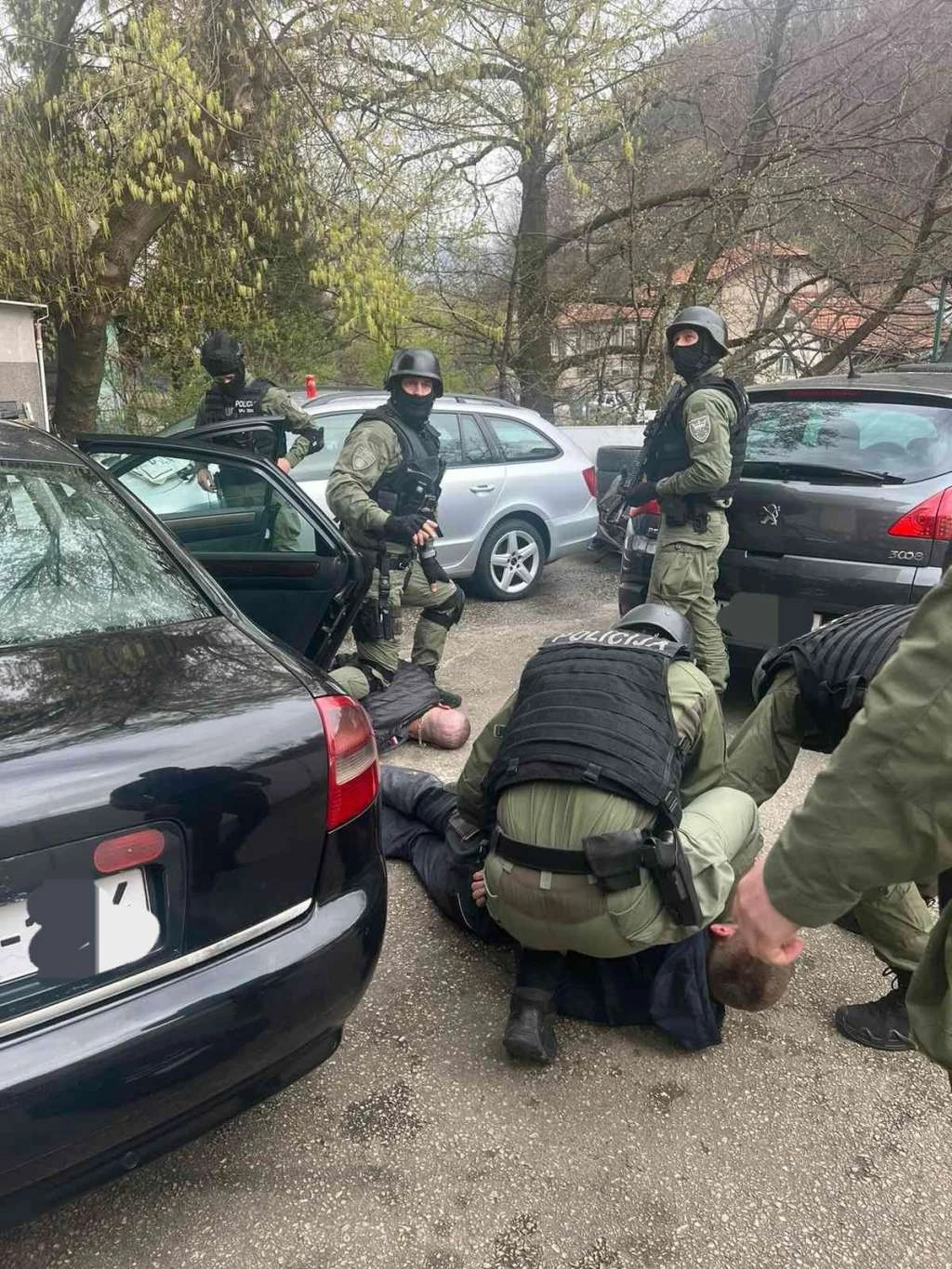 Za filmsku potjeru u Visokom dobio 7 godina zatvora: Udario policajca, suvozačica mu ispala iz automobila
