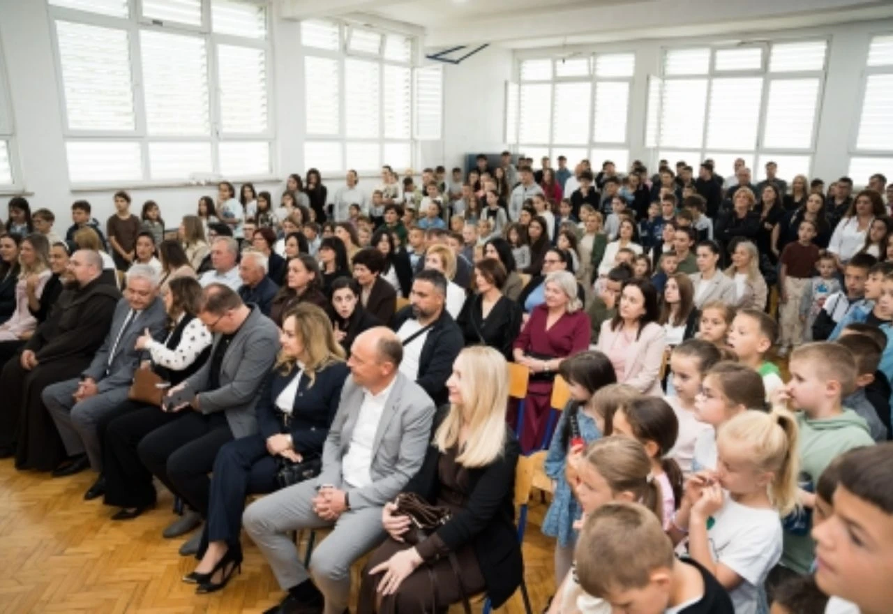 Osnovna škola Kočerin prigodnim programom obilježila Dan škole