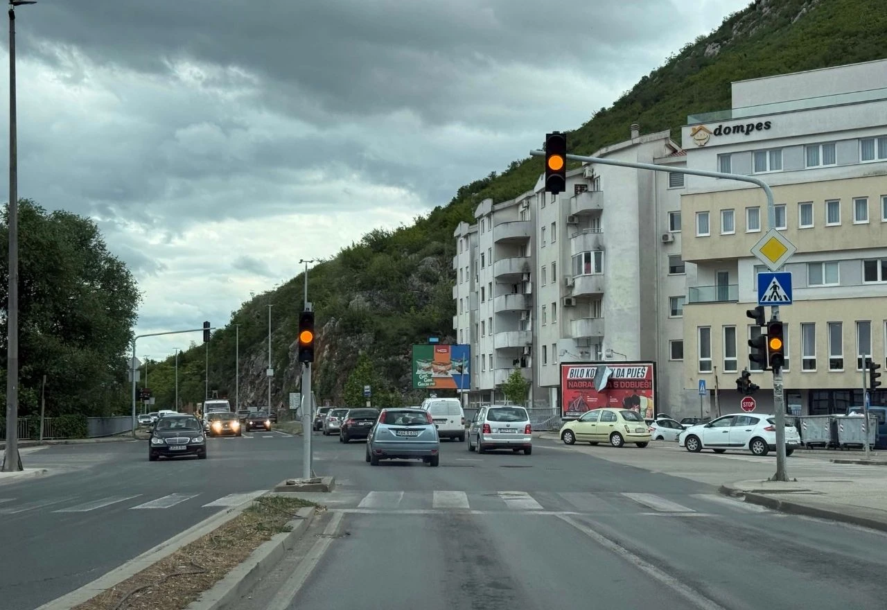 Novi problemi sa semaforima u Mostaru, sada kod Franjevačke crkve