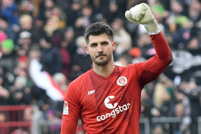 Ispada Vasiljev klub, Stuttgart u Ligi prvaka, Wolfsburg u relegaciji