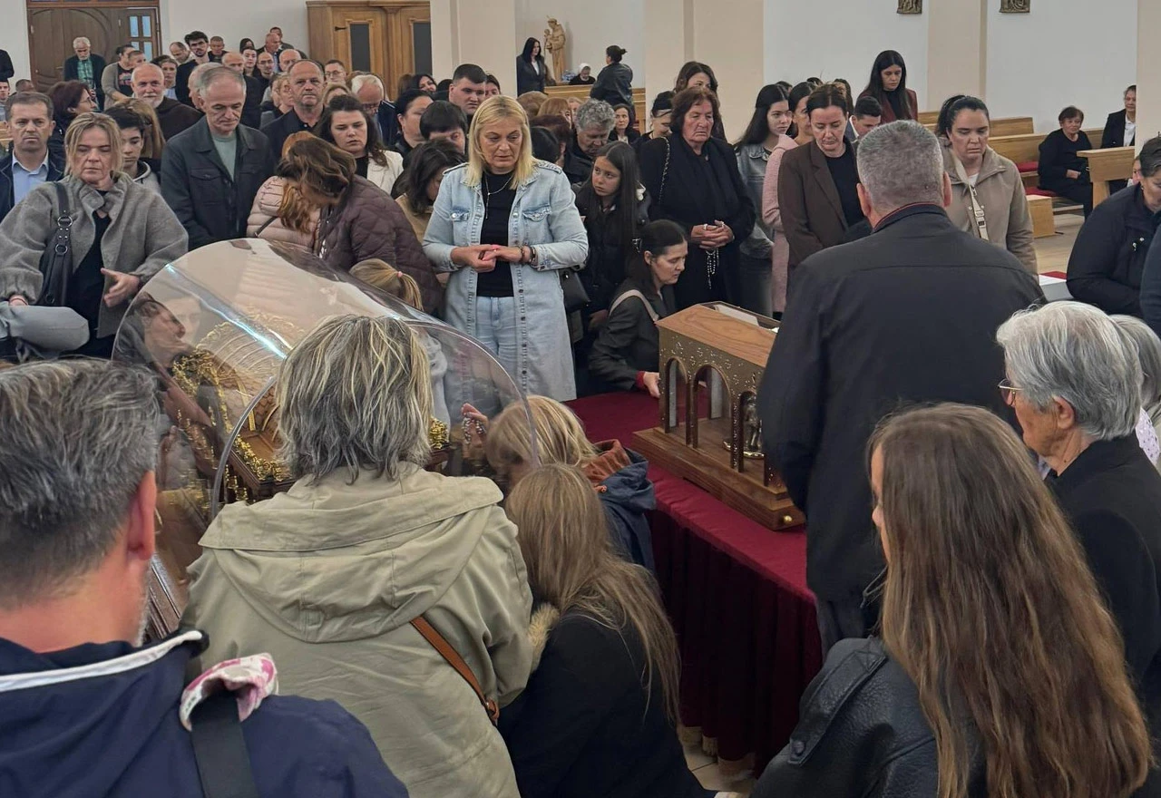Relikvije svete Male Terezije i njezinih svetih roditelja stigle u Ledinac