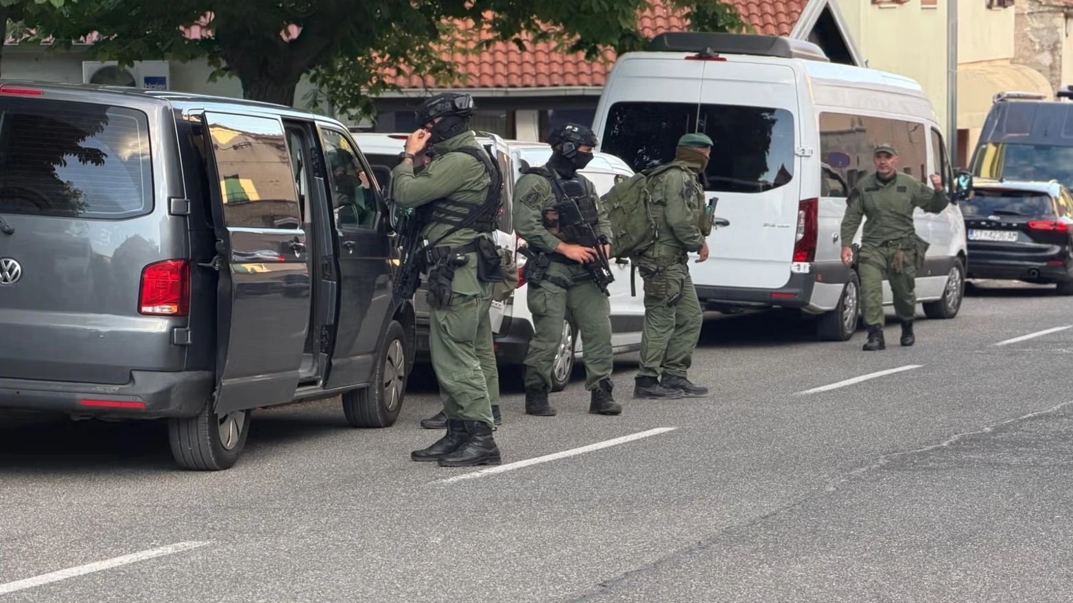 U Drnišu zbog potrage otkazana nastava i vrtić, najavljen i prosvjed