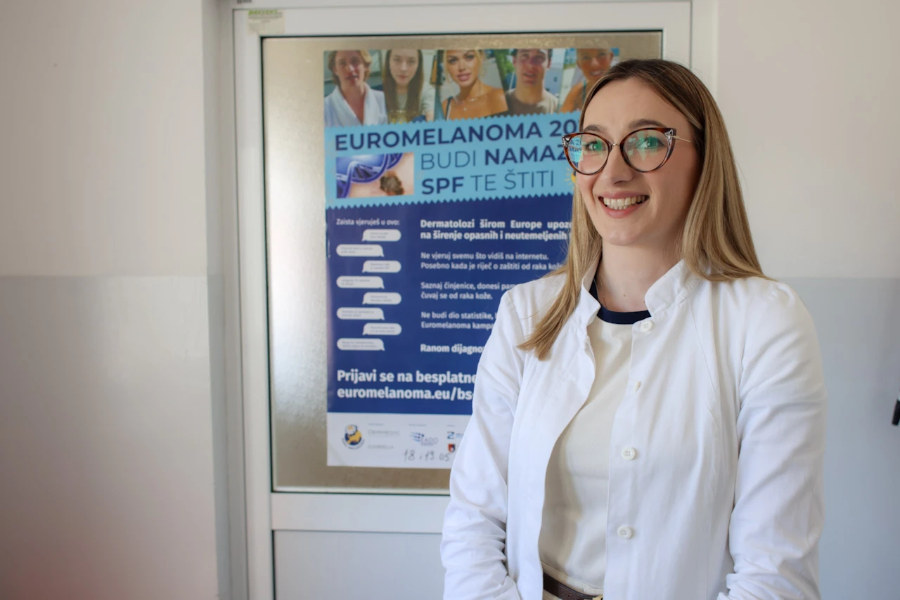 FOTO | Dermatolozi u Mostaru upozoravaju: Dezinformacije o kremama za sunčanje postaju opasne