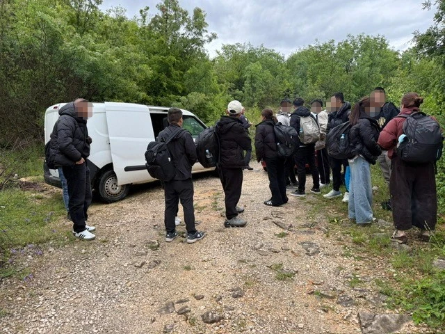 Kod Gruda spriječeno krijumčarenje 14 migranata