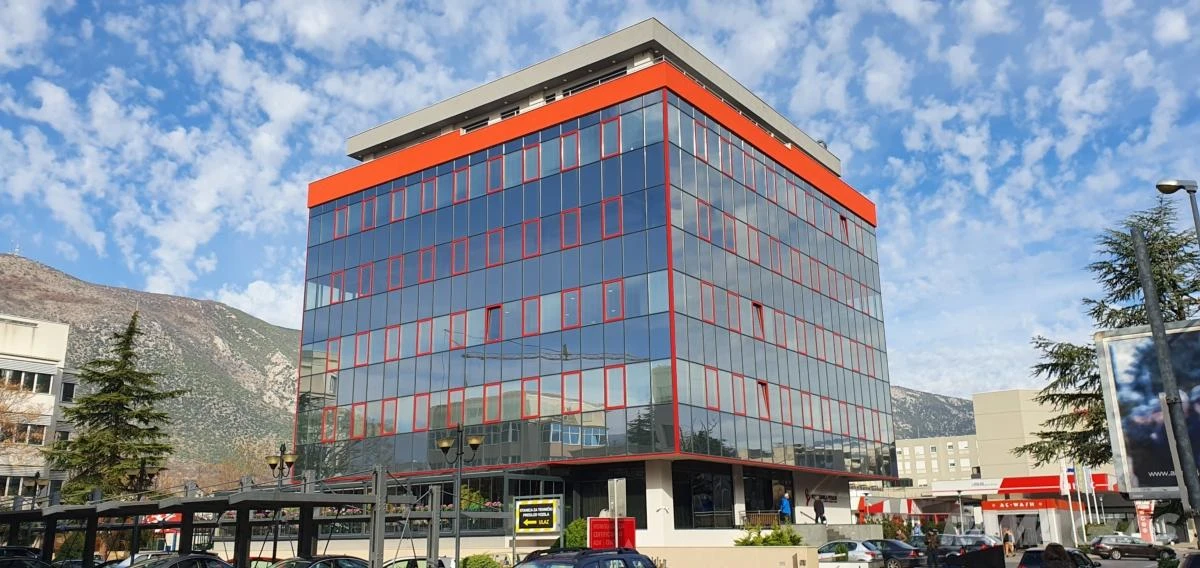Poliklinika Vitalis postaje prvi centar za operativno liječenje skolioze u BiH