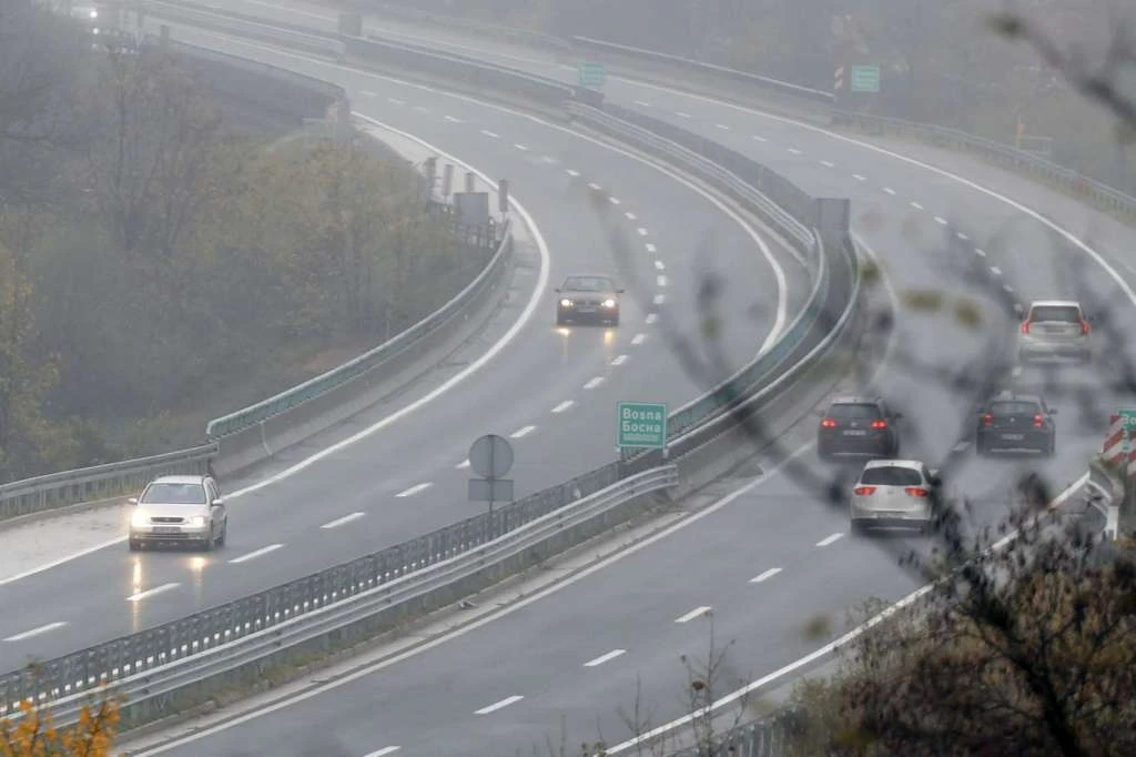 Na graničnim prijelazima zadržavanja putničkih vozila od 10 do 30 minuta