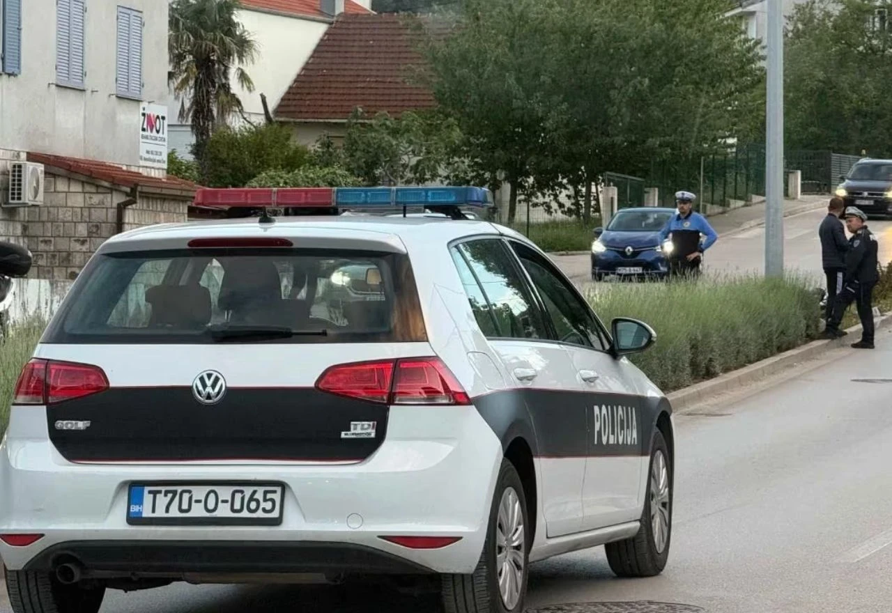 Motociklist teško ozlijeđen u prometnoj nesreći u Mostaru