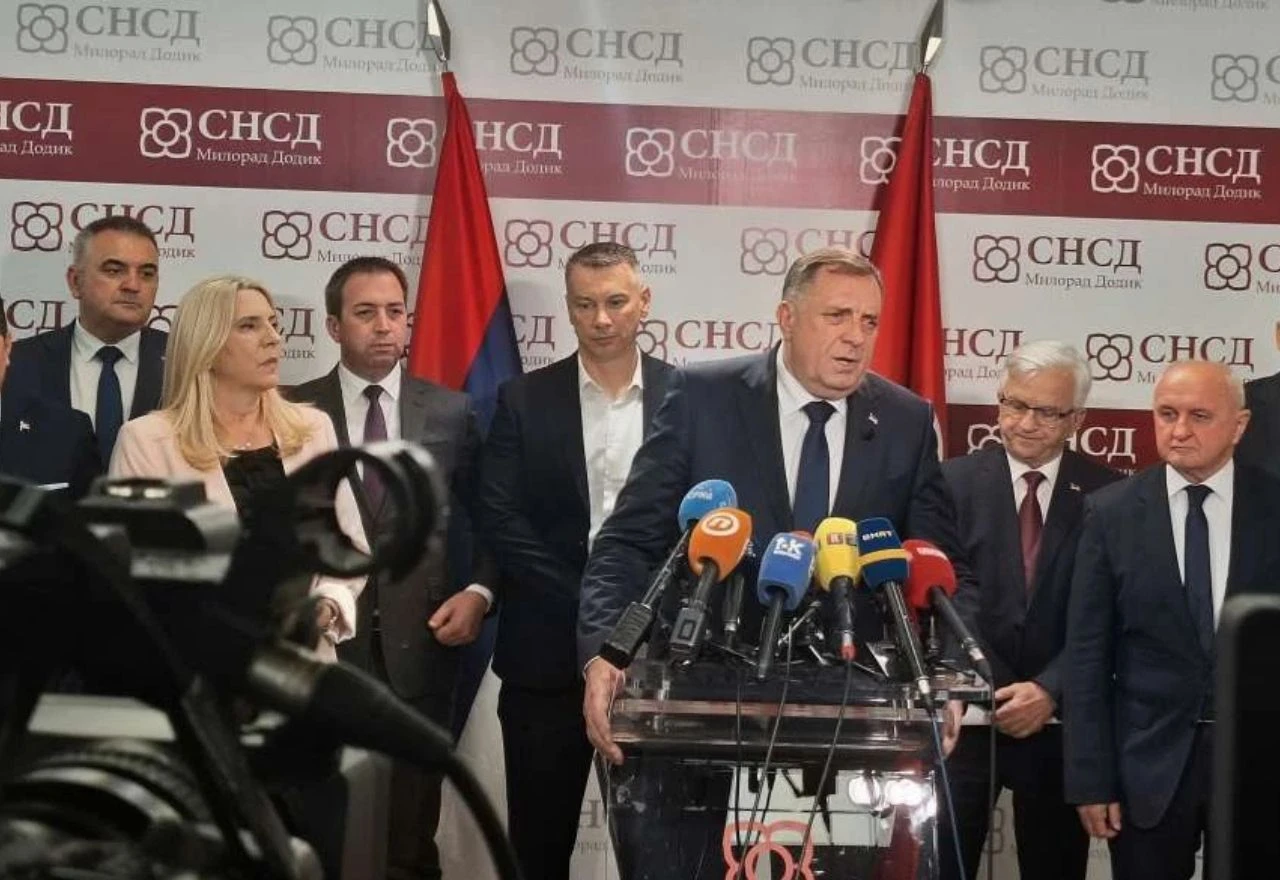 Dodik o Gradiški: Most je privremeno otvoren na 100 godina