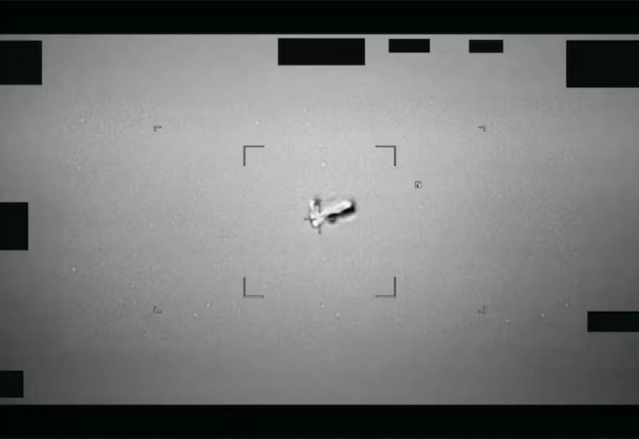 VIDEO | Pentagon objavio nove dokumente o NLO-ima: Zelene kugle, diskovi i vatrene lopte