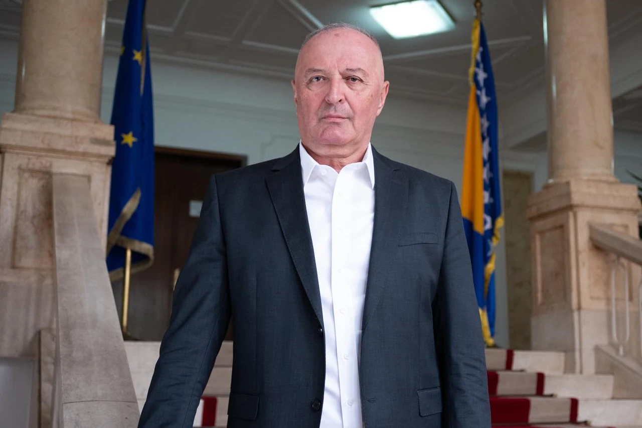 Helez ne bira riječi, broji krvna zrnca: "Nauči se poštovati narod koji čini više od 60 posto BiH"