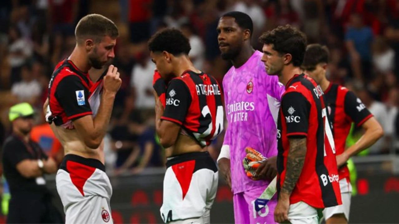 Milan nakon kiksa ostao bez Lige prvaka, Zlatana otišao iz lože u pratnji osiguranja