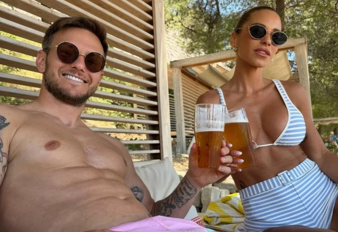 Ivan Rakitić i supruga otvorili sezonu kupanja: "Sol, sunce i puno ljubavi"