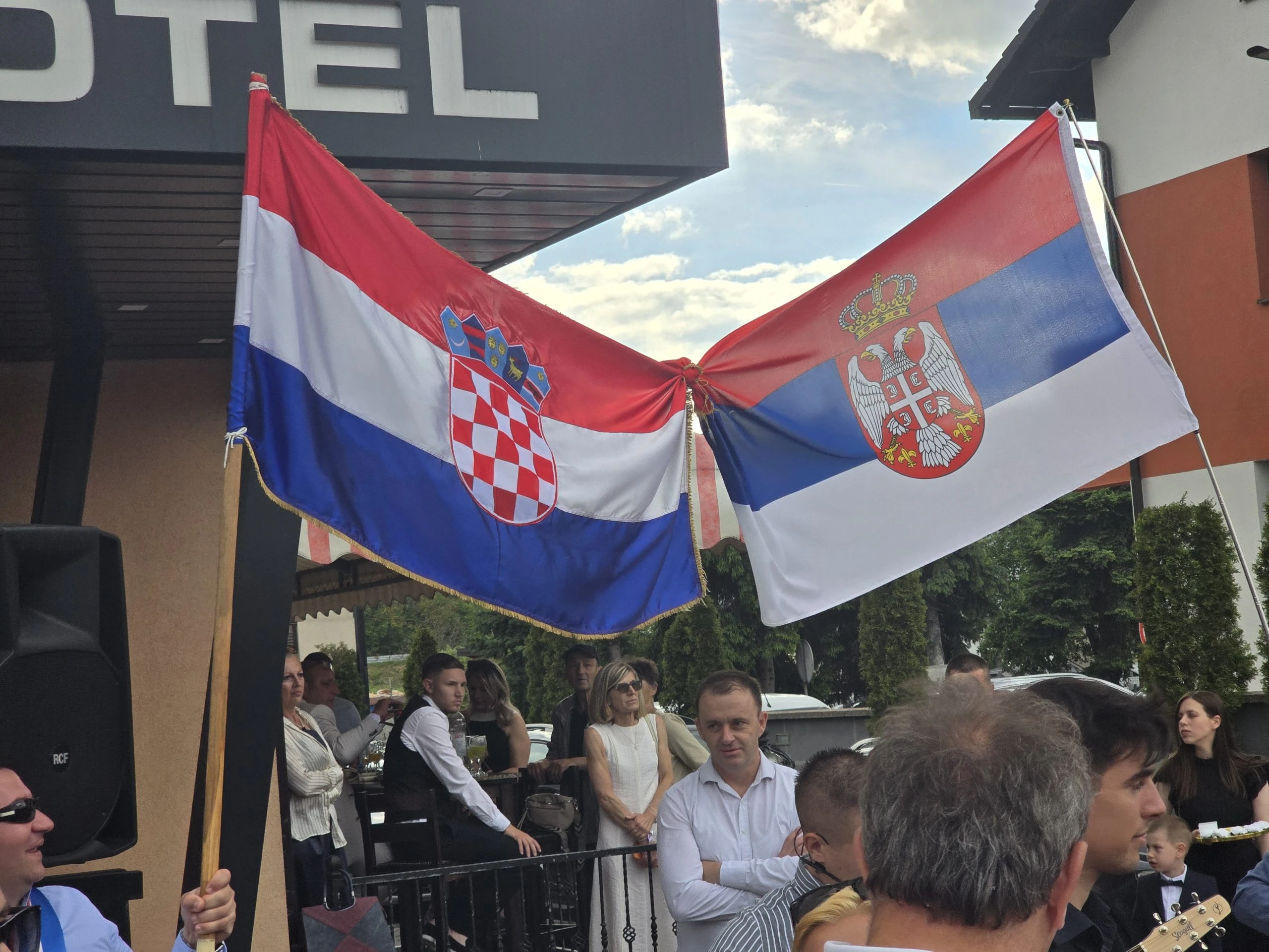 VIDEO | Srpsko-hrvatsko vjenčanje u Travniku oduševilo regiju