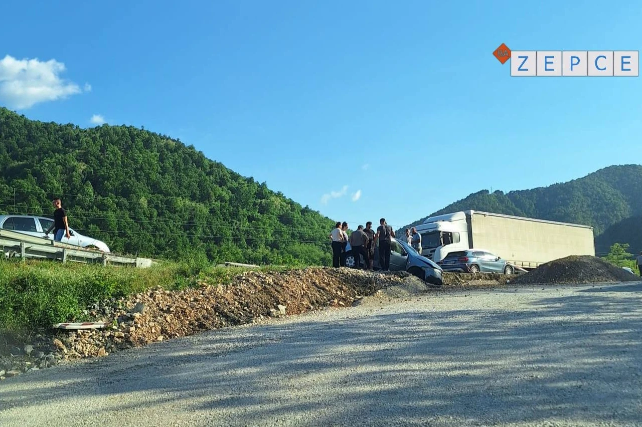 Dvije osobe ozlijeđene u nesreći na M-17, otežano prometovanje