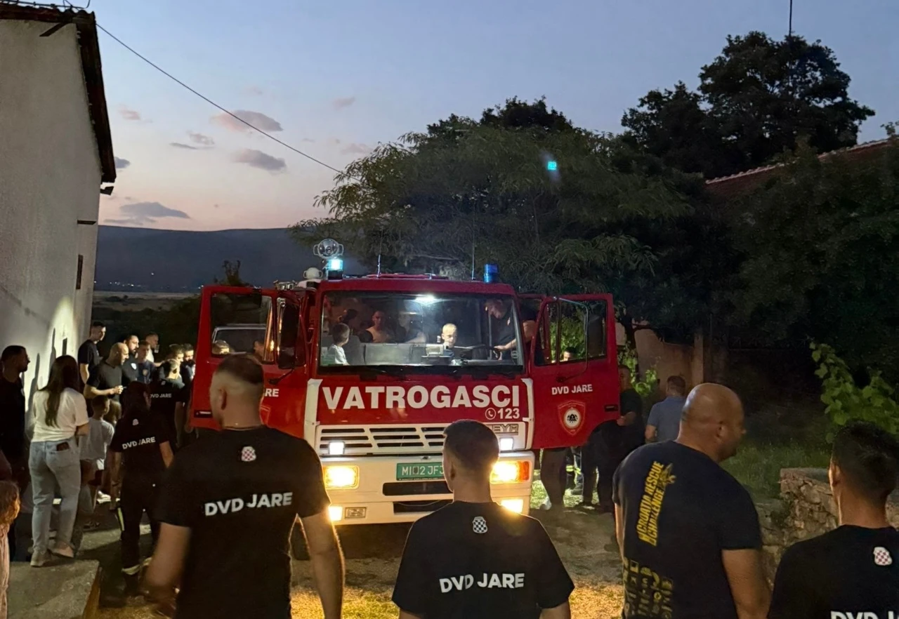 Vatrogasno vozilo