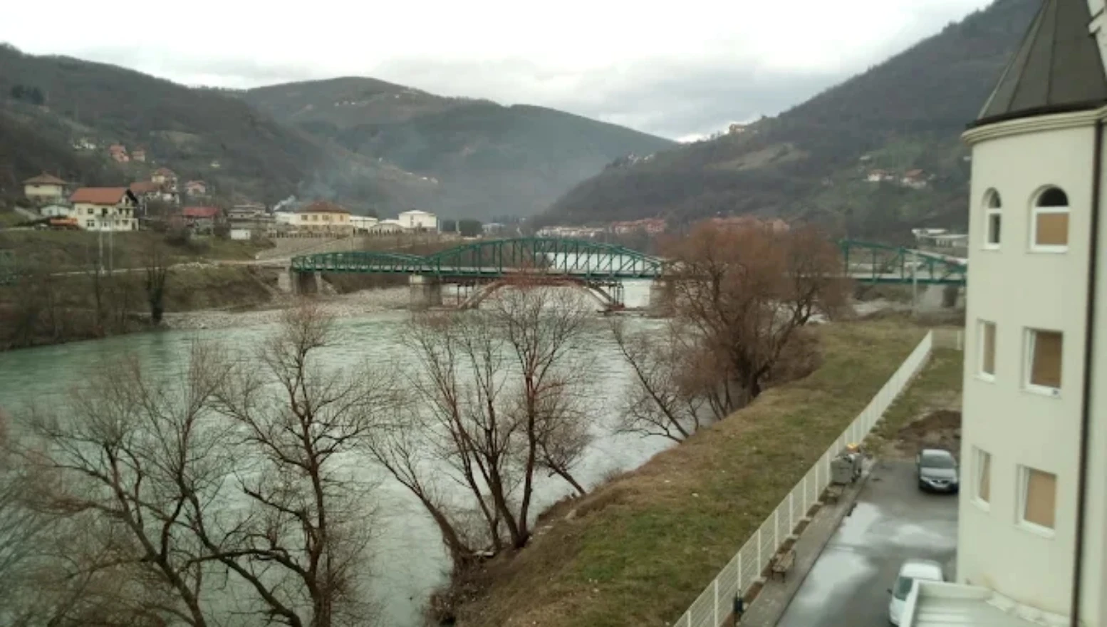 Pet državljana Indije tuklo, vezalo i maltretiralo studenta u domu u Foči