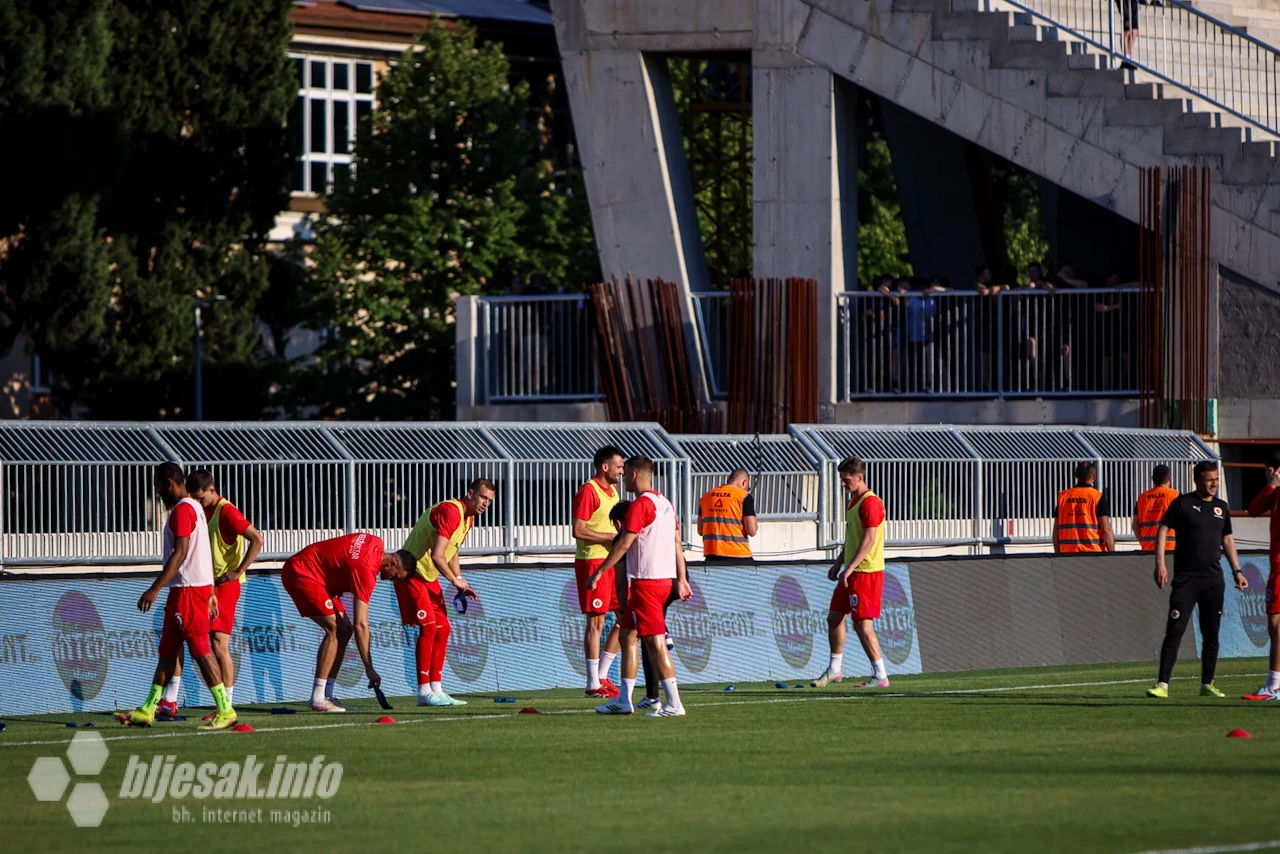 HŠK Zrinjski-FK Velež zagrijavanje