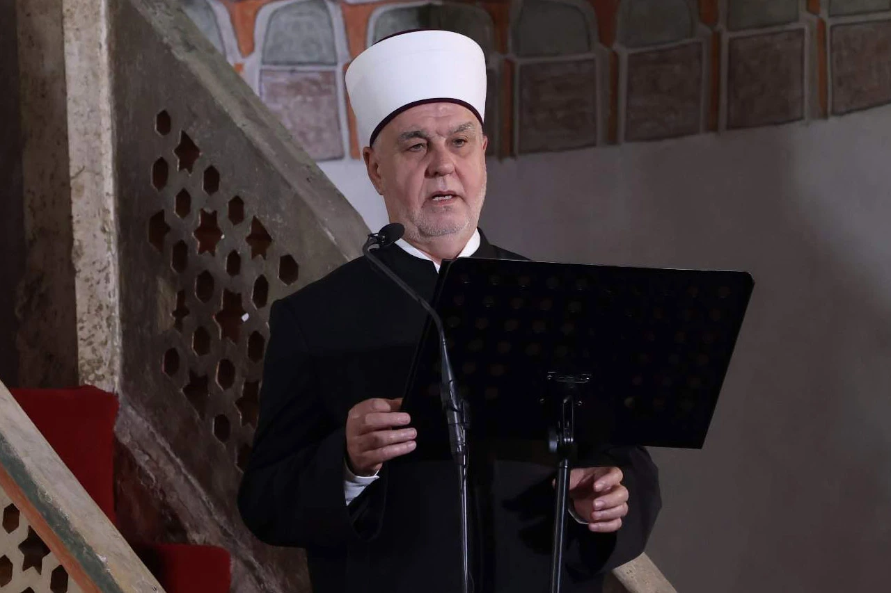 Reisul-ulema Kavazović: Ostavimo iza sebe podjele, podvale i prevare