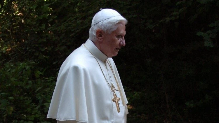 Zbog čudesnih ozdravljenja papa Benedikt XVI. mogao bi biti proglašen blaženim