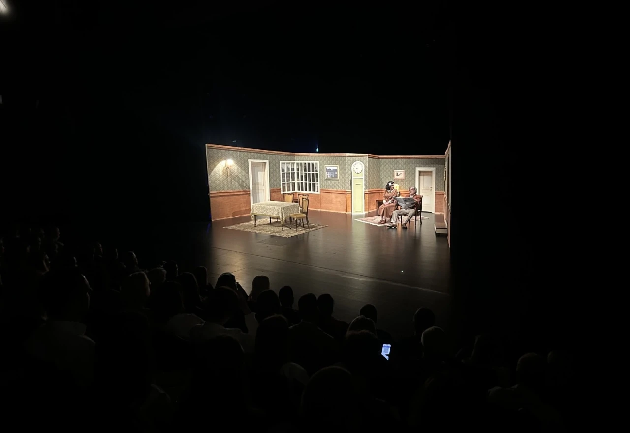 HNK Mostar oduševio zagrebačku publiku izvedbom "Ćelave pjevačice"