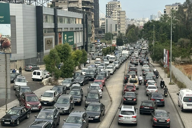 Kaos u Bejrutu, ljudi masovno bježe: Iran prekida komunikaciju s SAD-om i blokira Hormuški tjesnac