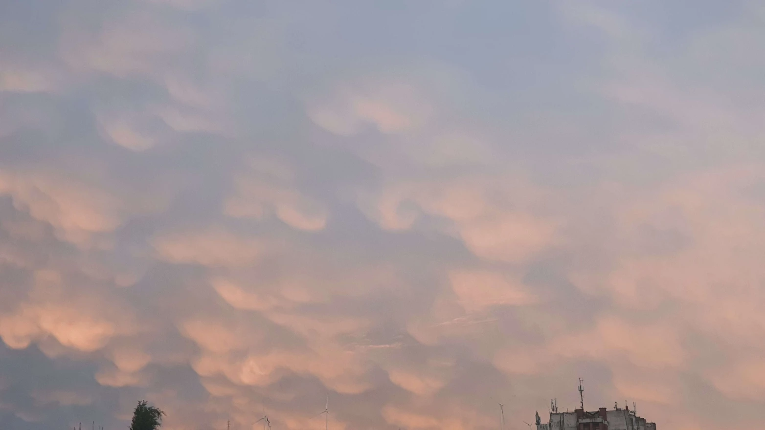 Mammatus oblaci iznad Mostara