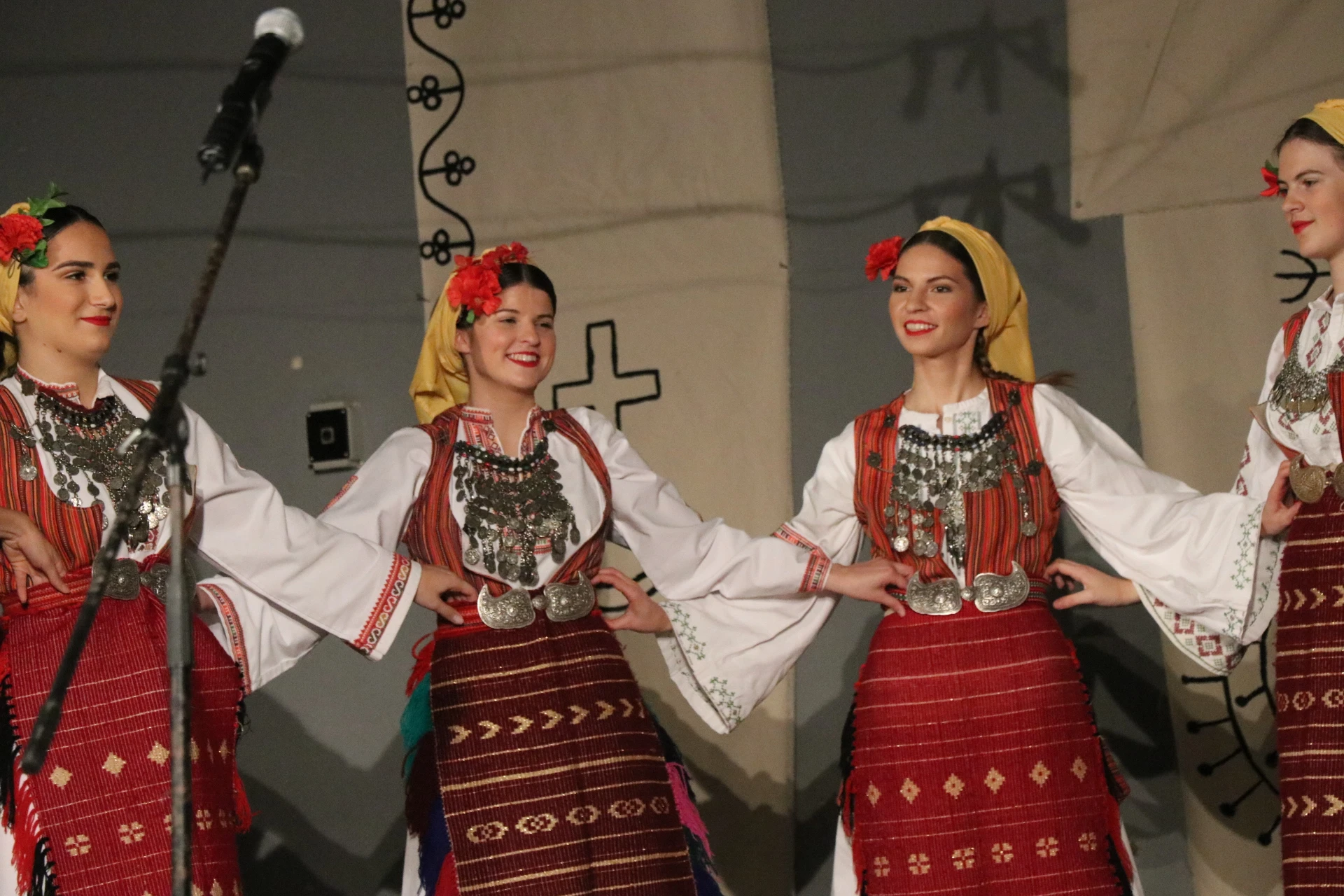 Baština ruku predaka naših: U Širokom Brijegu revija tradicijskih nošnji povodom 30 godina HKUD-a Hercegovac