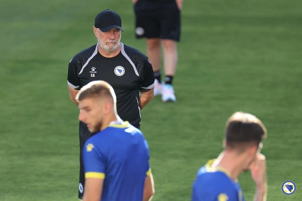 Reprezentativci  odradili prvi trening, Lukić i Čelik se zahvalili navijačima