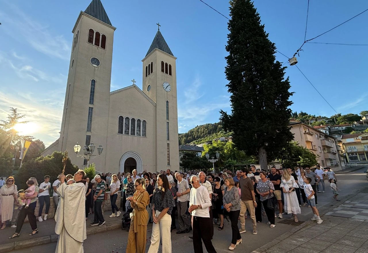 Vjernici u Čapljini molitvom i procesijom obilježili Tijelovo