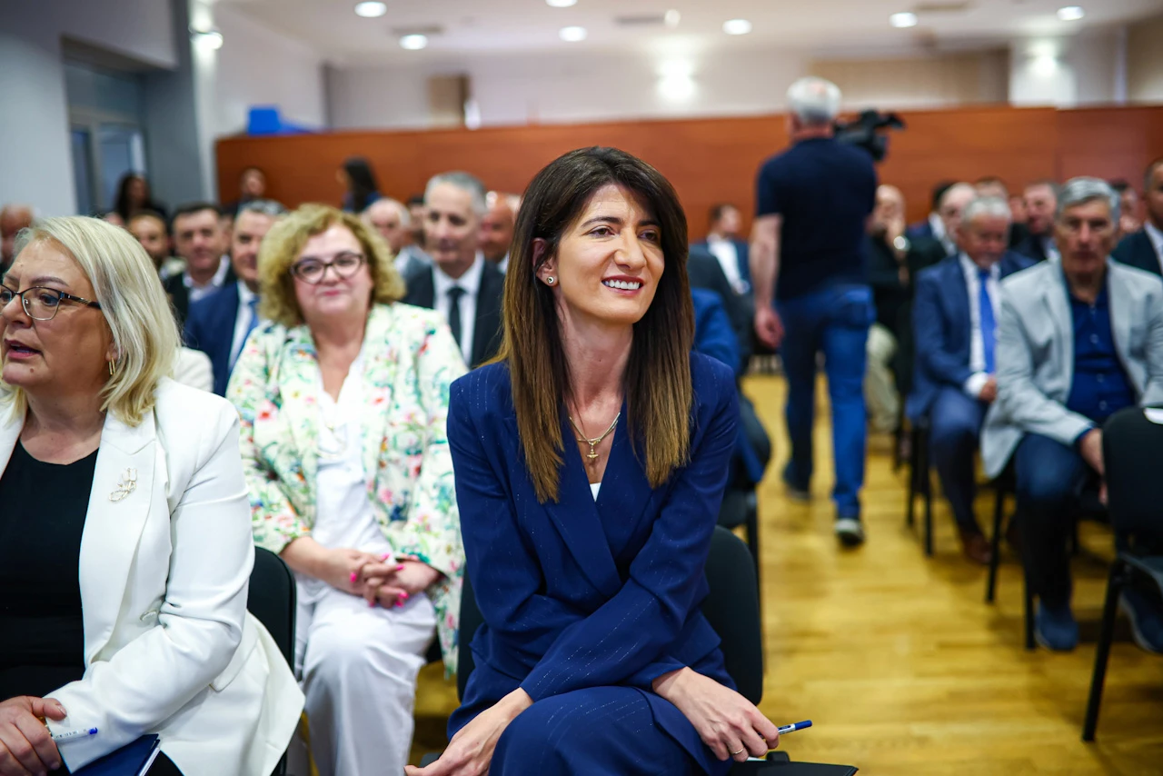 Filipović o OHR-u: Trebao se davno zatvoriti