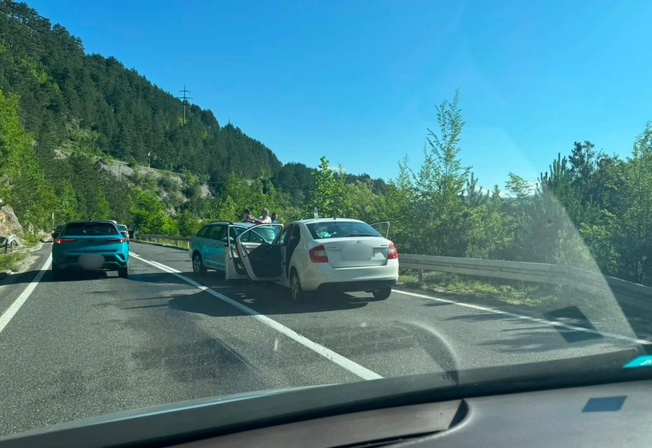 Sudar tri automobila u Jablanici, promet ide naizmjenično