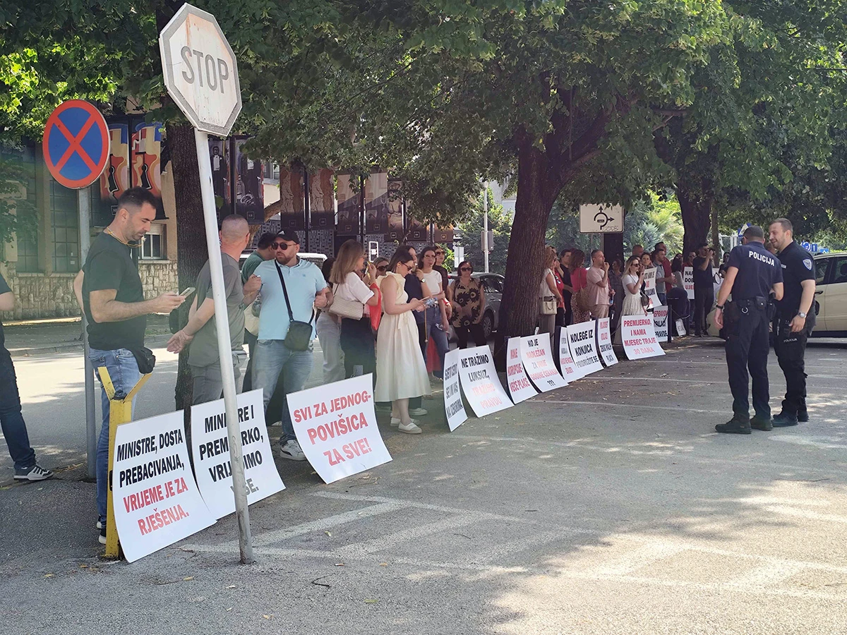 Novi prosvjed pred zgradom Vlade HNŽ-a
