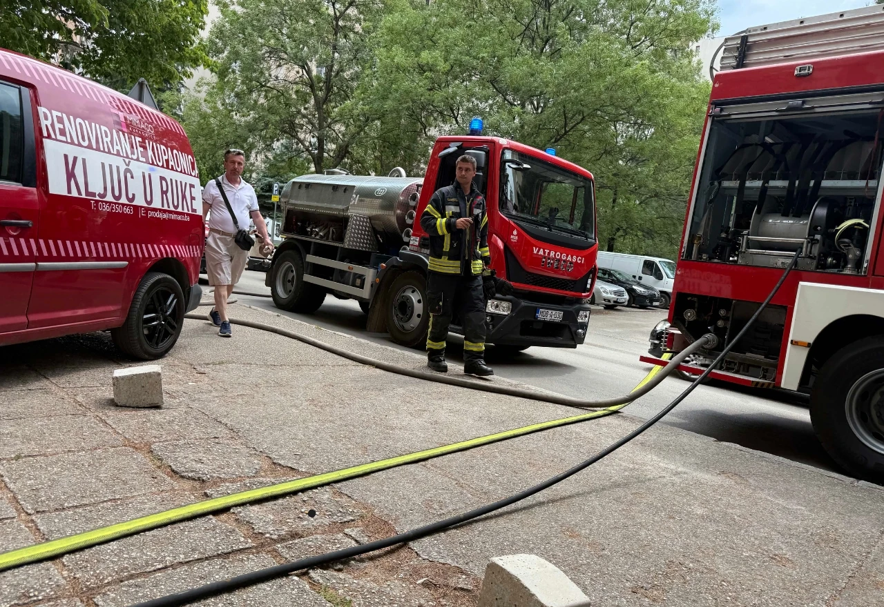 Pet požara u Mostaru: Gorjeli stan, zgrada i napuštena kuća