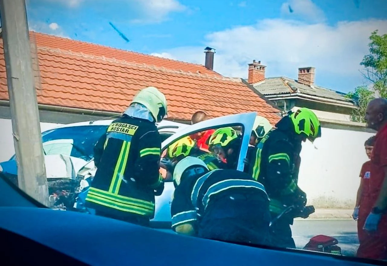 Jedna osoba ozlijeđena u teškoj nesreći u Mostaru