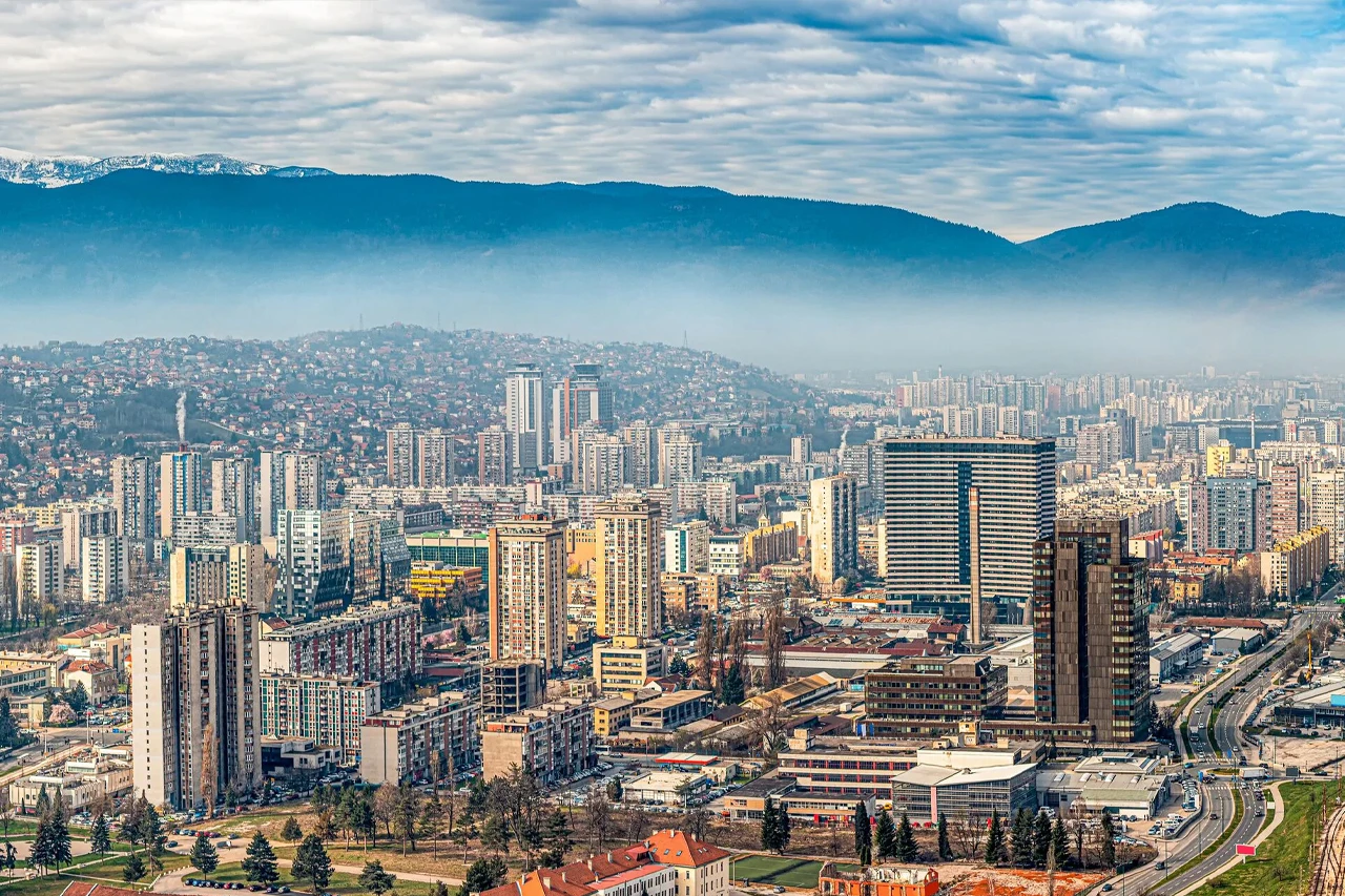 Uzburkalo se Sarajevo, svi sve optužuju: Relaksacija odnosa Bošnjaka i Hrvata kao grijeh