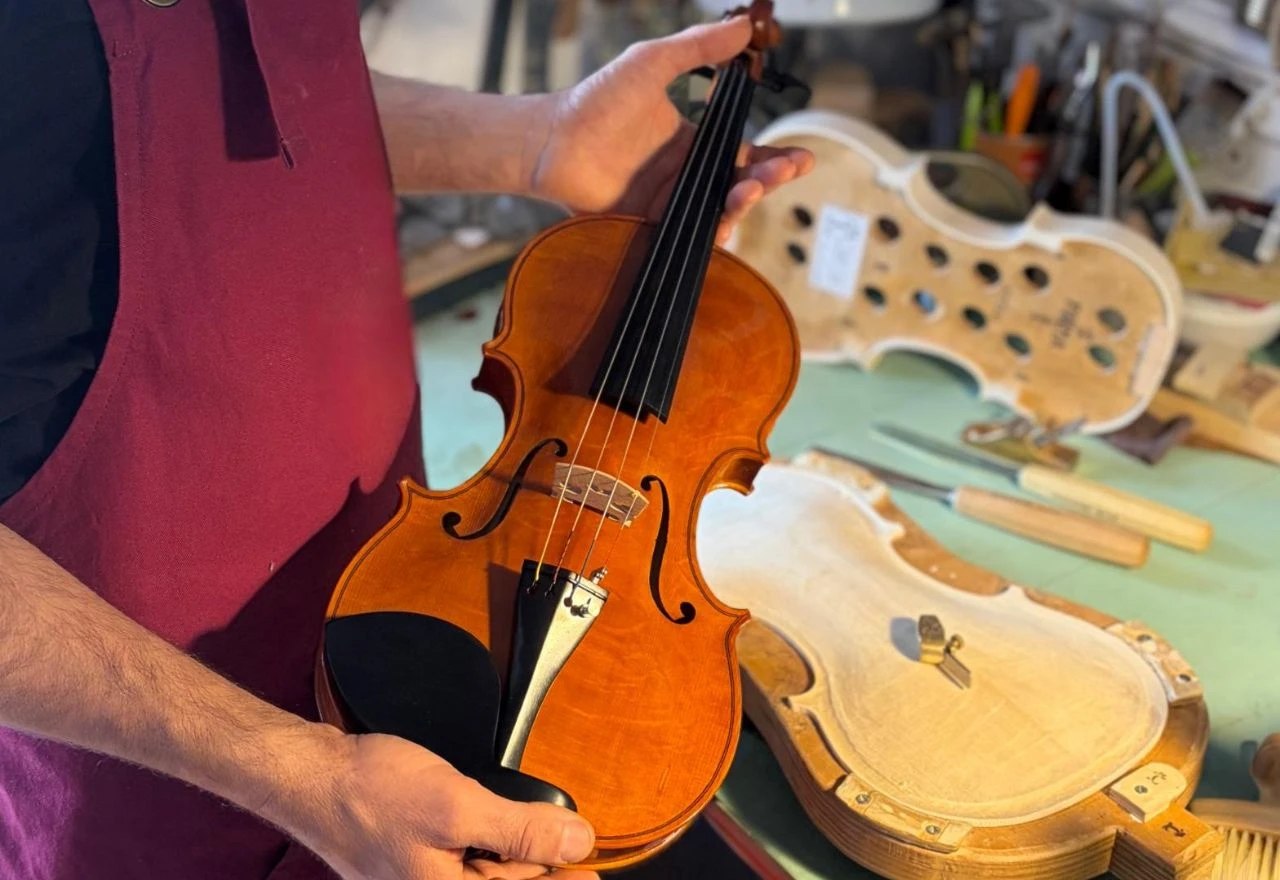 Željko Ćatić u Čapljini predstavlja umijeće izrade violine